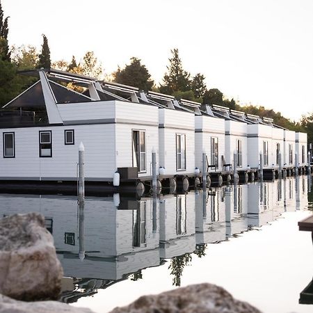 The Sea Lodges Portoroz - Bootshaus Floating Sea House Εξωτερικό φωτογραφία