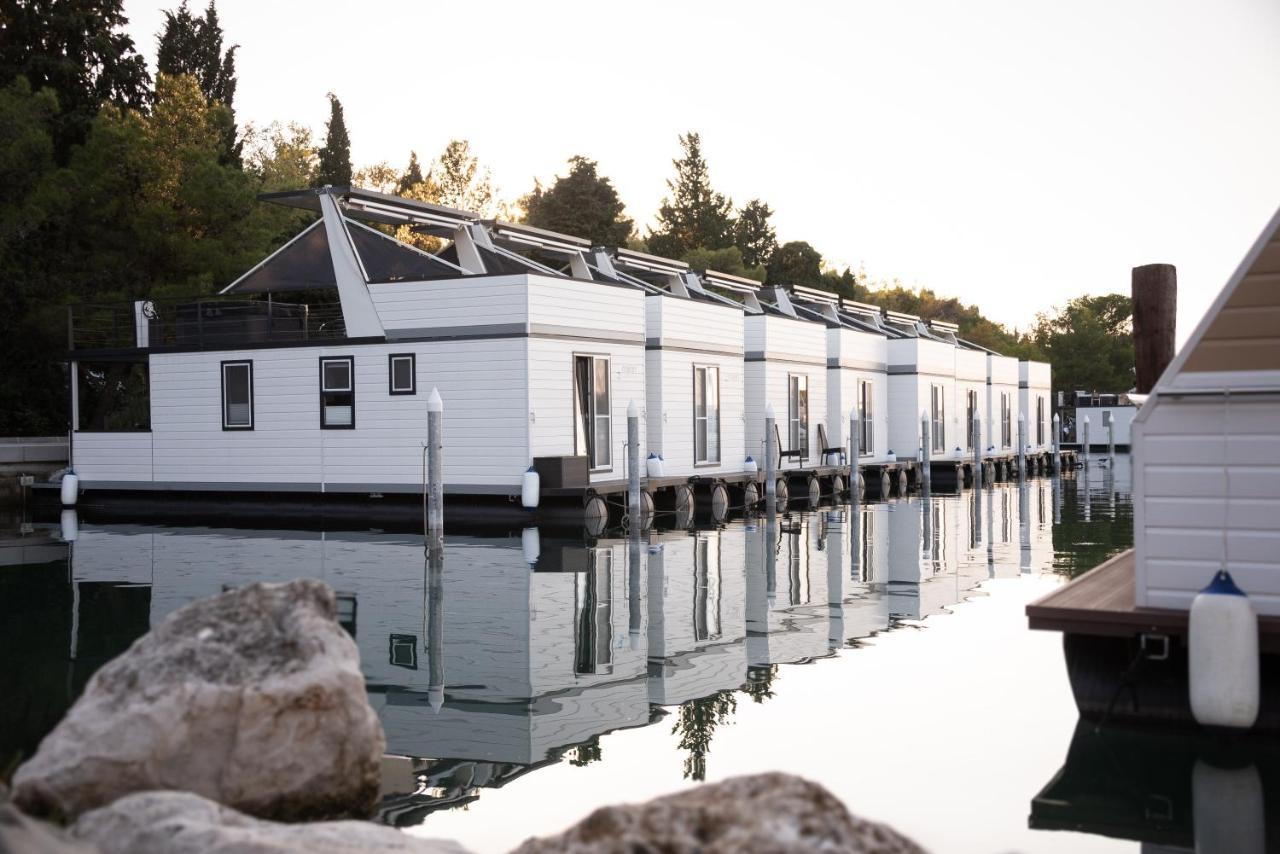 The Sea Lodges Portoroz - Bootshaus Floating Sea House Εξωτερικό φωτογραφία