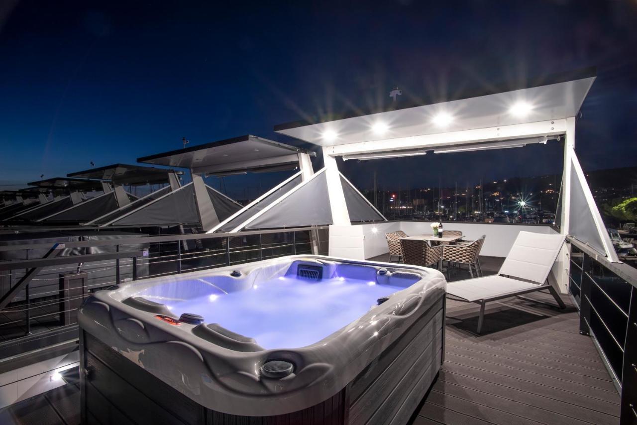 The Sea Lodges Portoroz - Bootshaus Floating Sea House Εξωτερικό φωτογραφία