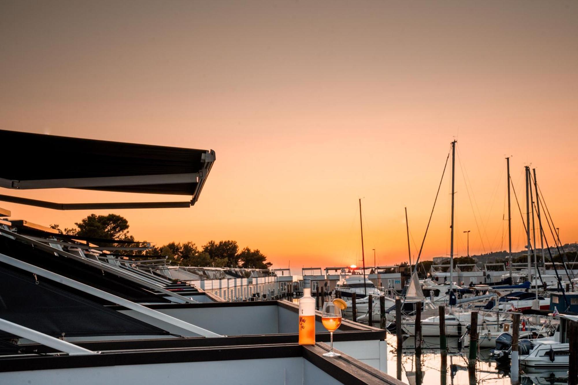 The Sea Lodges Portoroz - Bootshaus Floating Sea House Εξωτερικό φωτογραφία