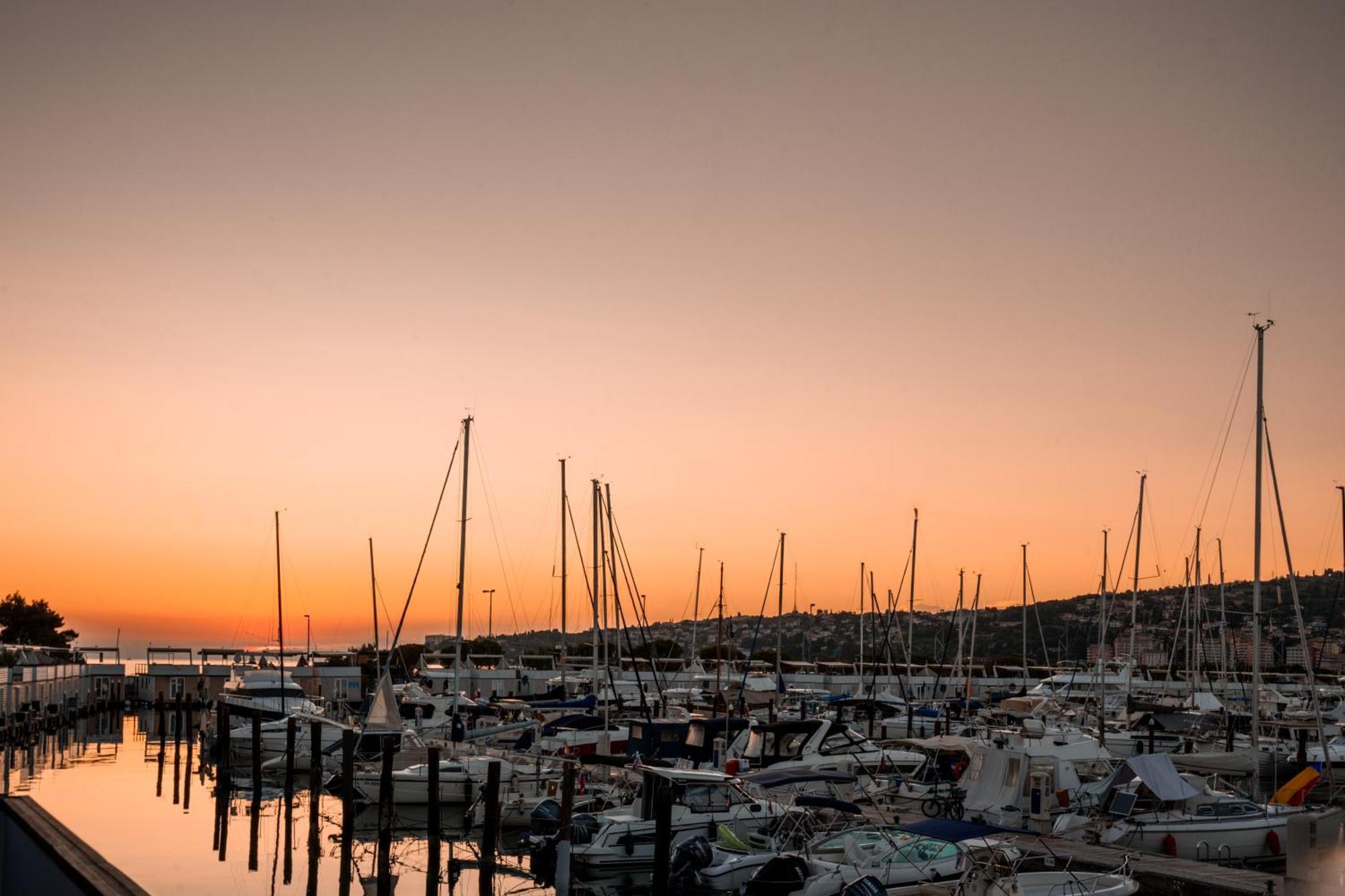 The Sea Lodges Portoroz - Bootshaus Floating Sea House Εξωτερικό φωτογραφία